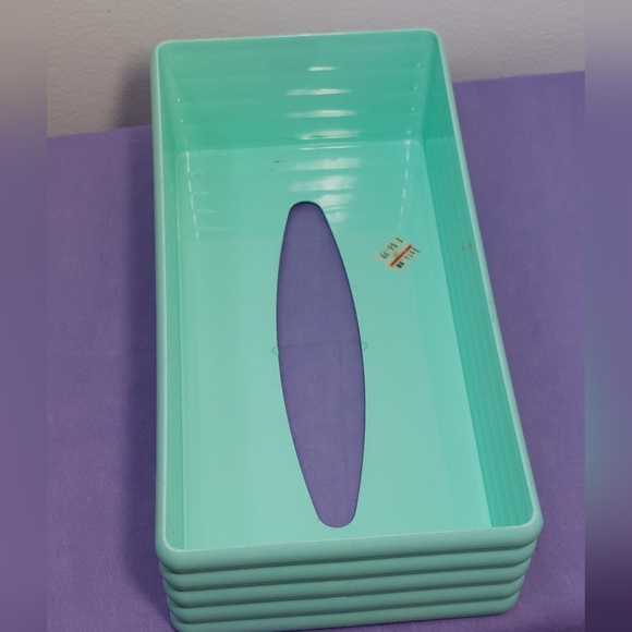 Vintage Mint Green Plastic Tissue Box Cover - Picture 2 of 12